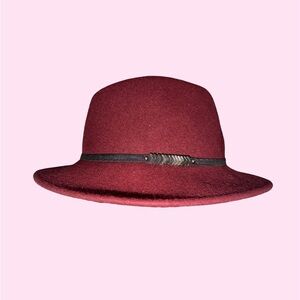 Classic Women's Felt Fedora Hat in Burgundy